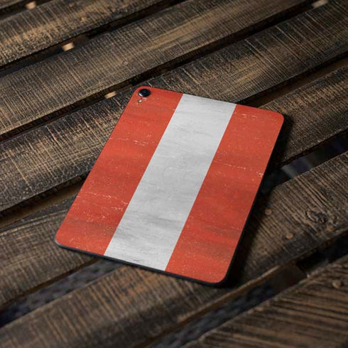 Peru Flag Distressed Apple iPad Pro Skin